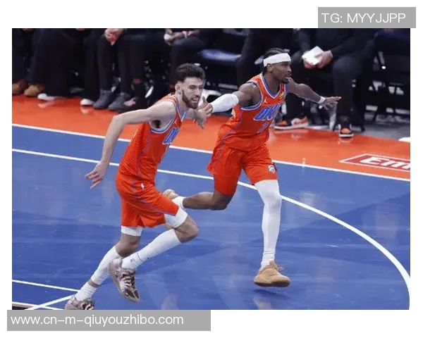 热火与雷霆第三场激战回顾球员表现与战术分析全景呈现